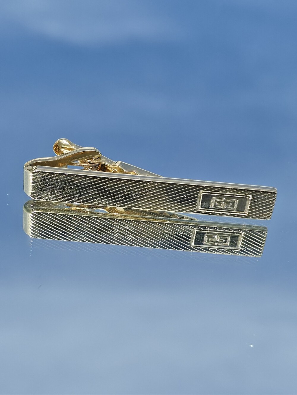 Vintage Givenchy 2G Logo Tie Clip Gold Tone Textured Diagonal Pinstripes Bar